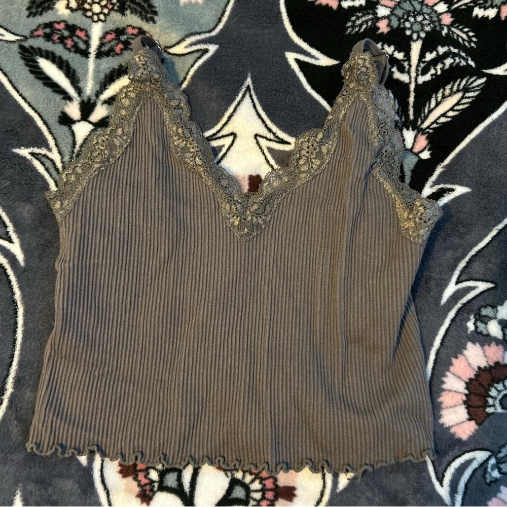 Grey lace crop tank top
